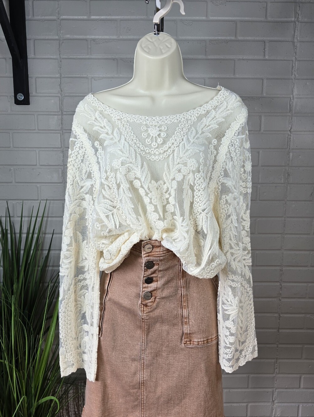 Ultra Pink Ivory Lace Long Sleeve Sheer Top Size Large